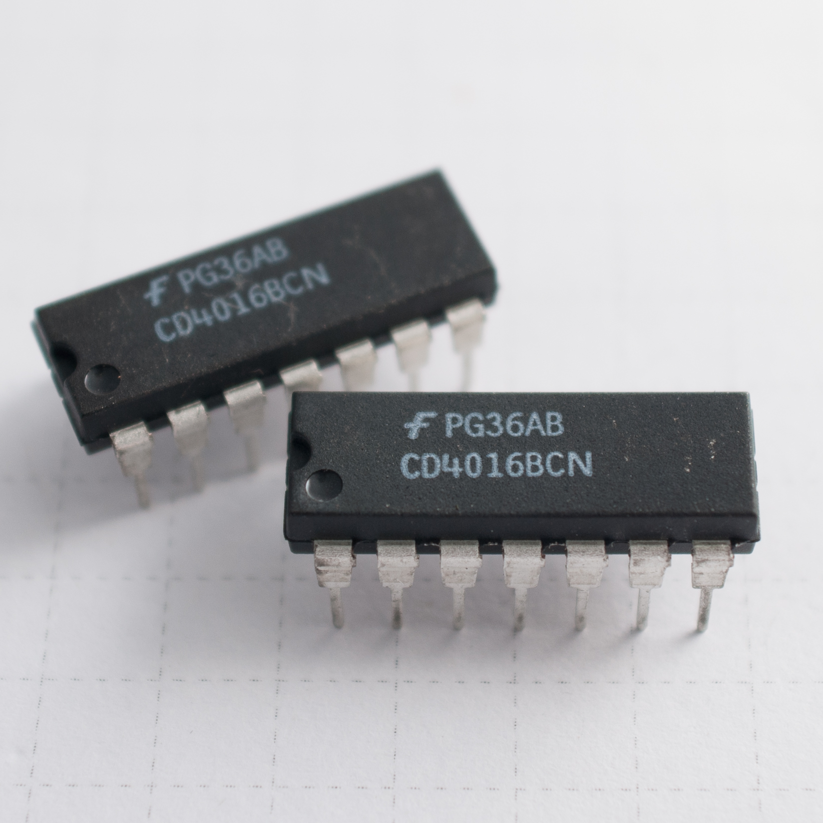 CD4016BCN - Розпродаж за низькою ціною